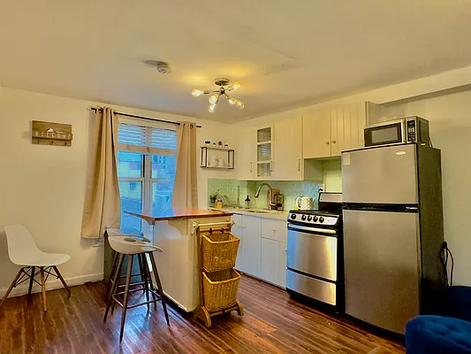 Rented by Highline Residential | media 2