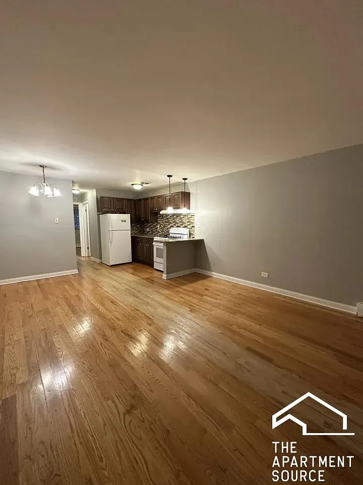 8500 North Waukegan Road #7 — Photo 4