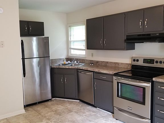 4th image of 665 Lombardy Dr