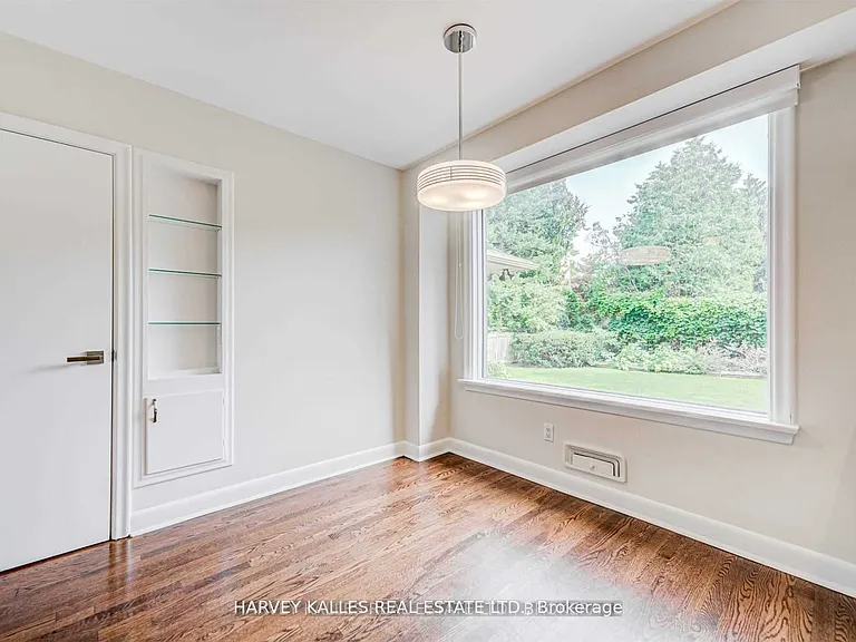 209 Lytton Blvd — Photo 10