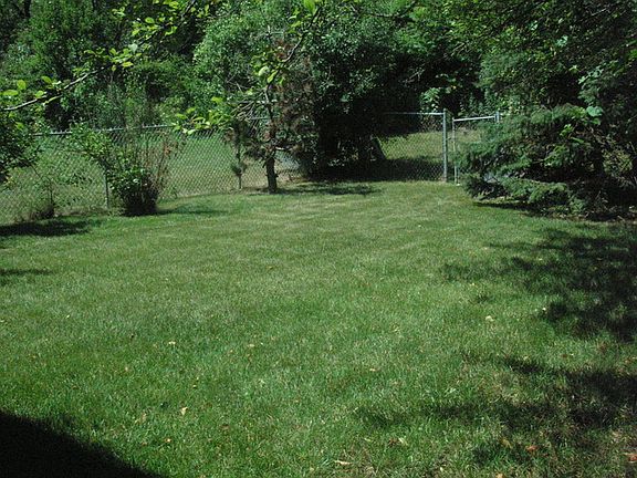 2nd image of 23016 Lakeshore Dr
