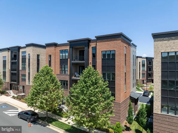 43442 Croson Ln #100, Ashburn, VA 20148