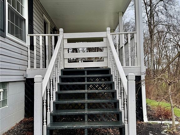 3rd image of 781 McClane Farm Rd