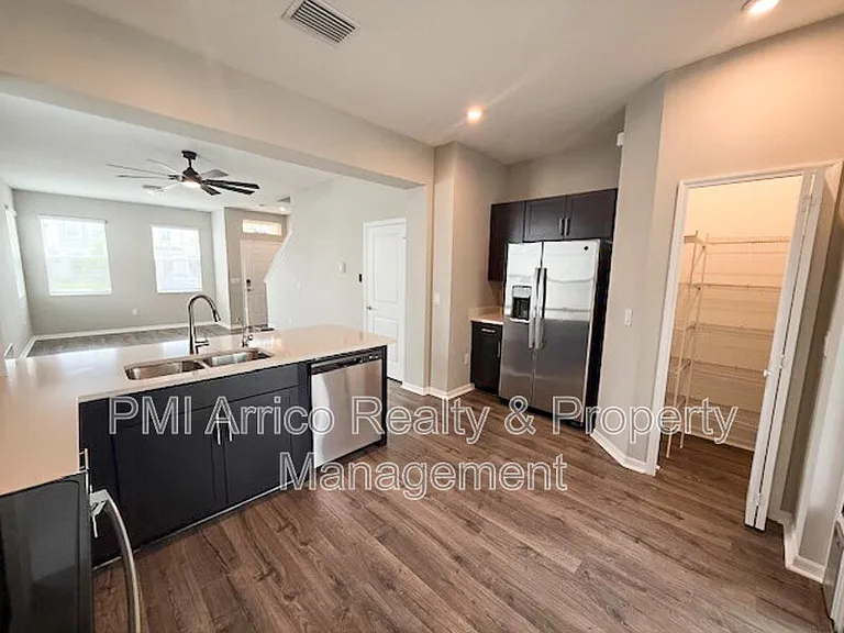 6334 Fairmont Ln — Photo 6