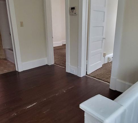 2nd image of 109 Polk St APT 3
