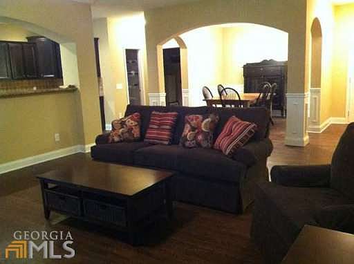 2nd image of 105 Greythorne Dr