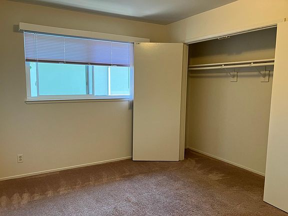 4th image of 309 Oak Ave #9