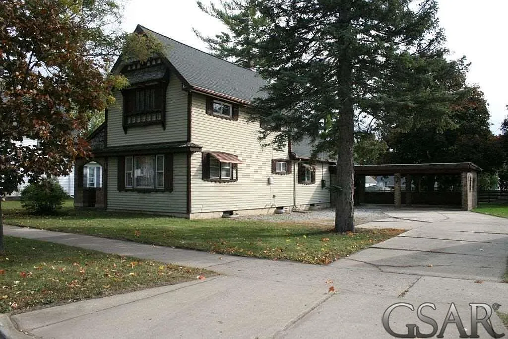 705 W Stewart St photo 1