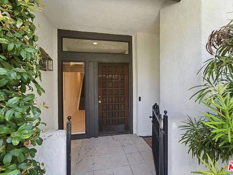 1544 Michael Ln — Photo 2
