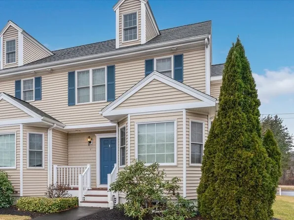 1 Old Cedar Vlg, Bridgewater, MA 02324