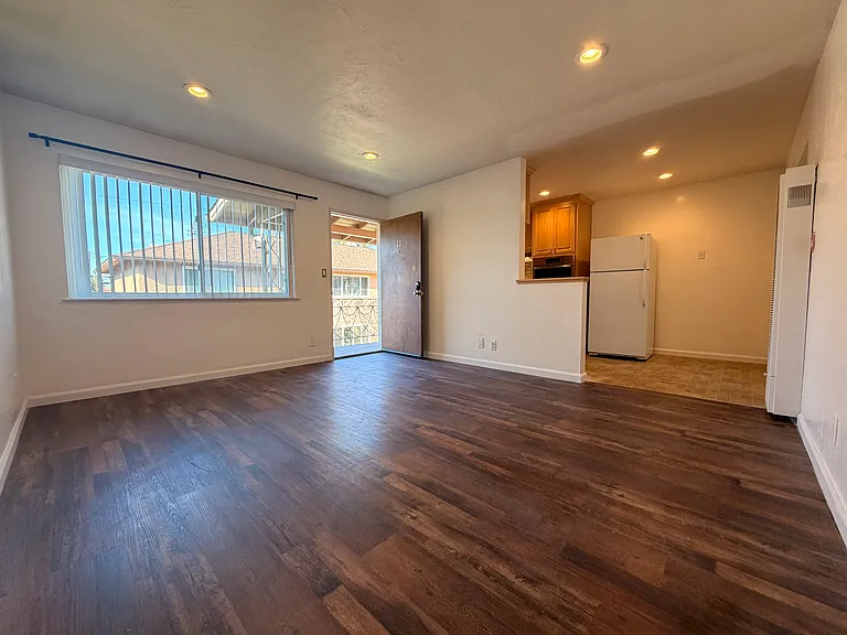 1156 Santa Clara St #9 — Photo 12