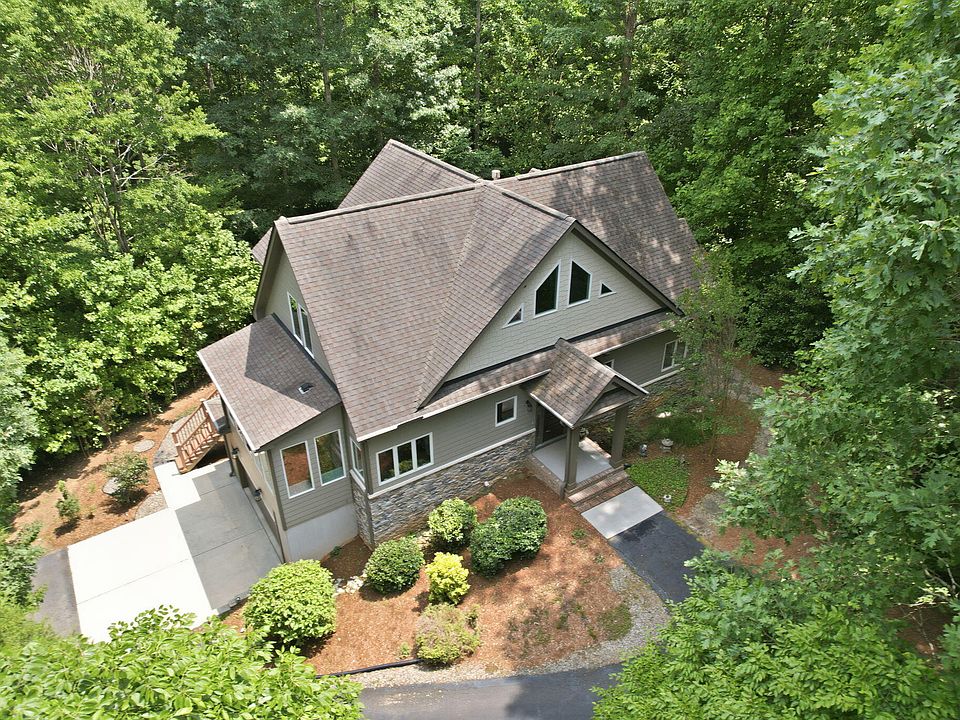1st image of 1001 Reaves Dr