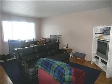 5th image of 4043 Arlington Ave