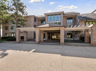 5501 Village Dr APT 203, Edina, MN 55439