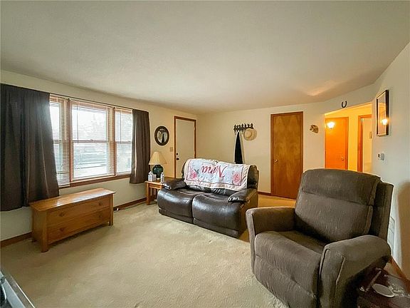 4th image of 1301 S Harrison Ave