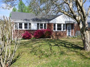 1136 Ridgeway Dr, Clarksville, TN 37040