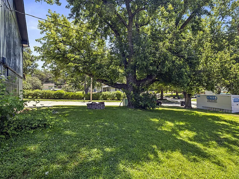 5508 S 122nd St — Photo 32