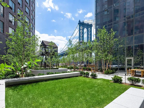 1 Manhattan Square image 31 of 40