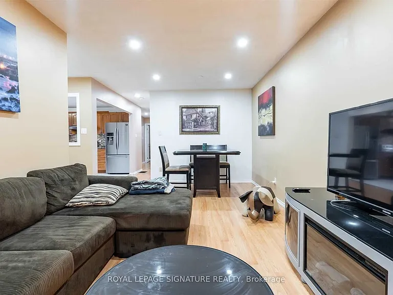 52 Buchanan Cres — Photo 10
