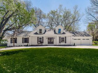 8901 Pawnee Ln, Leawood, KS 66206