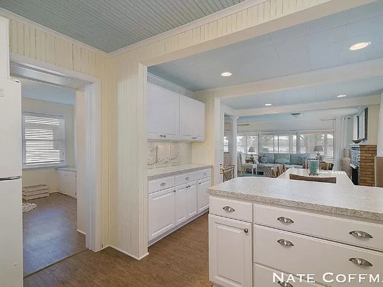 6894 Farrell Dr NE — Photo 9