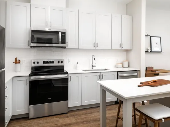 Avalon Hunt Valley and Hunt Valley West