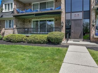 17 Georgian Ln APT 1, Amherst, NY 14221