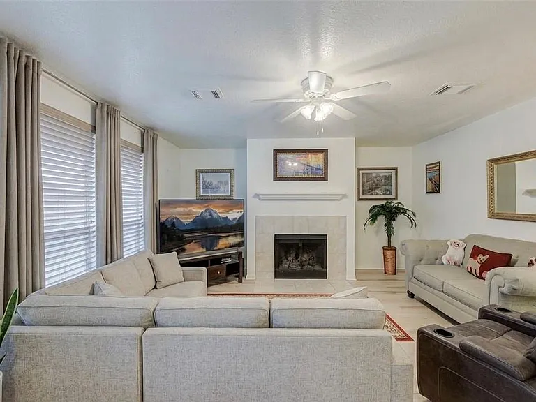 17015 Maricella Cir — Photo 6