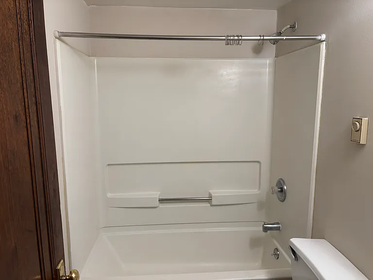 336 Batavia St #210 — Photo 9