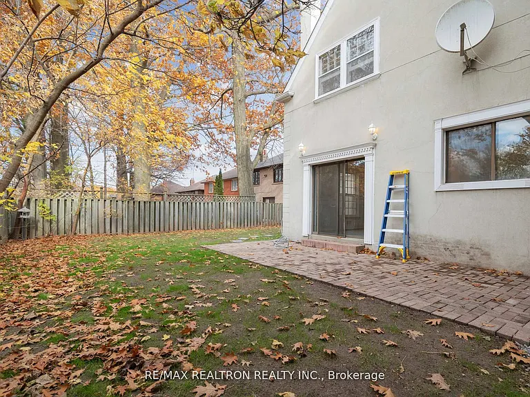 6 Woodvale Cres — Photo 23