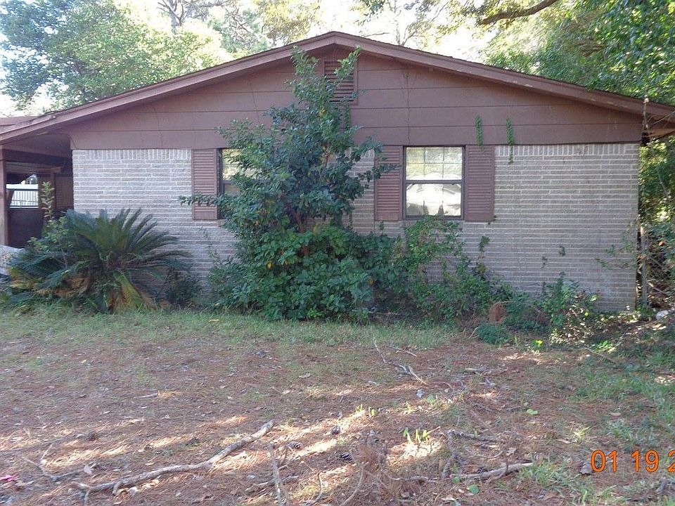 1st image of 704 Bradford Dr