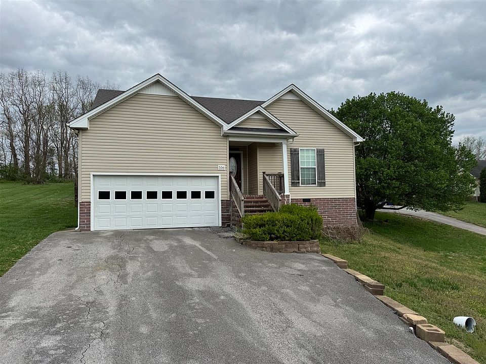 1st image of 556 Clark Cir