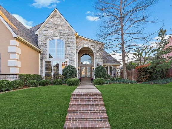 3rd image of 2803 Woodlake Ct