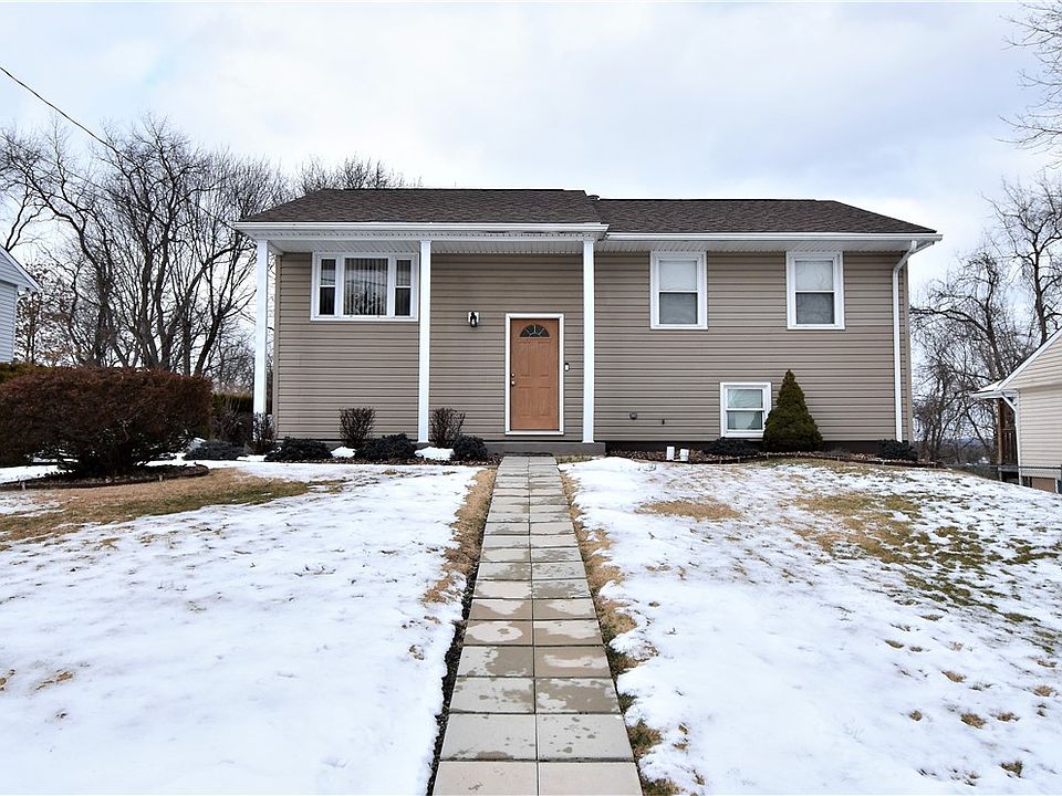 1st image of 9848 Deerfield Dr N
