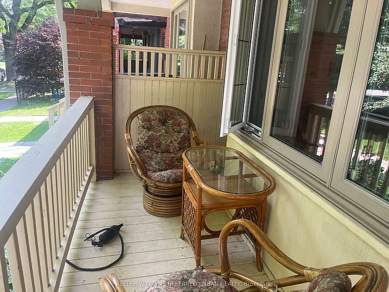 335 Roehampton Ave — Photo 3