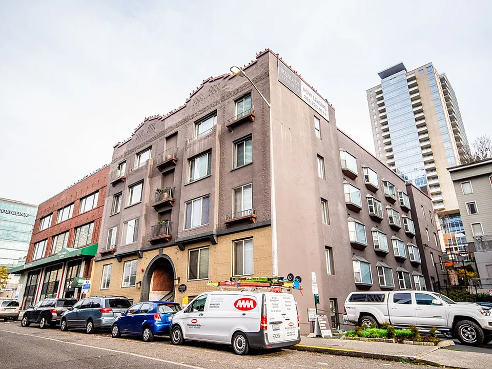 Building Photo 3