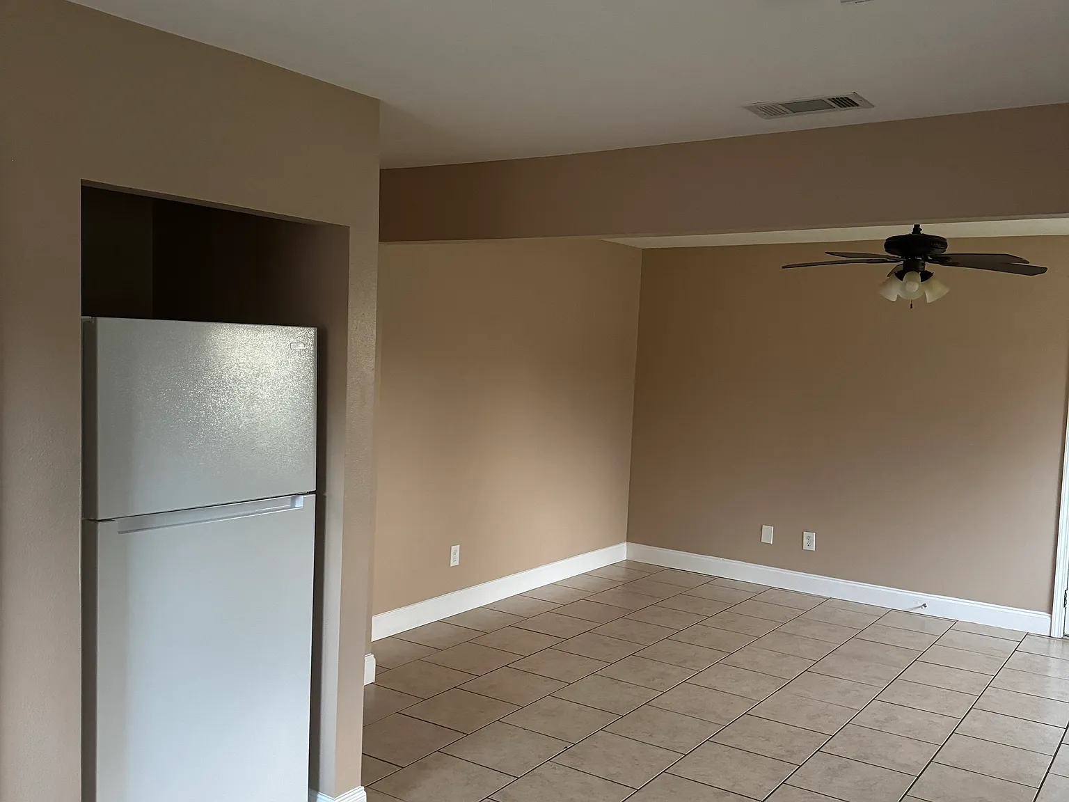 2 bed, 850 sqft, $1,250 — Photo 4