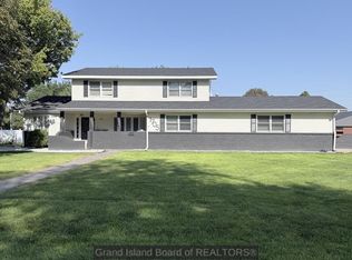 1705 Spring Rd, Grand Island, NE 68801