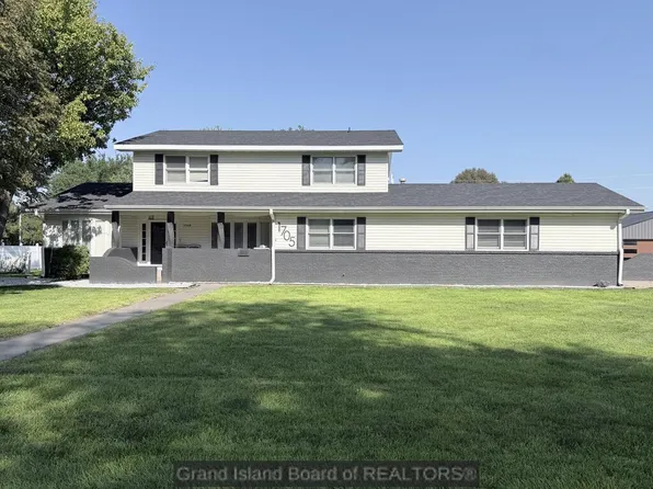 1705 Spring Rd, Grand Island, NE 68801