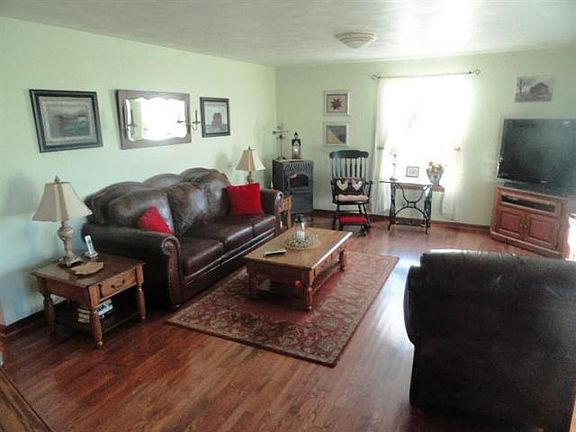 4th image of 3162 Burr Oak Dr