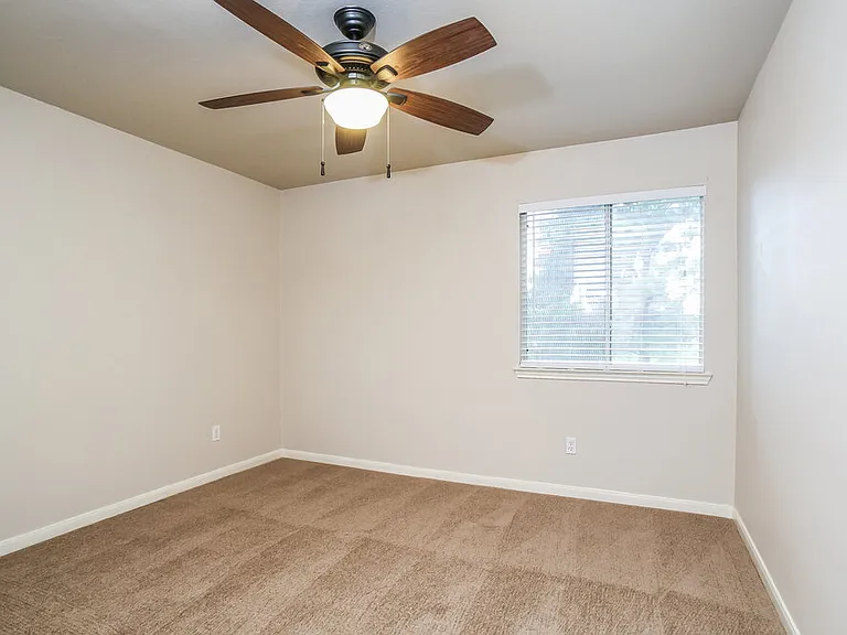 14819 Olde Manor Ln — Photo 10