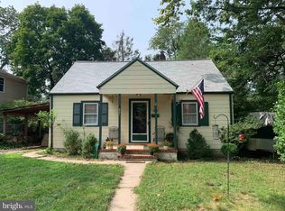 521 Manor Rd, Glen Burnie, MD 21061