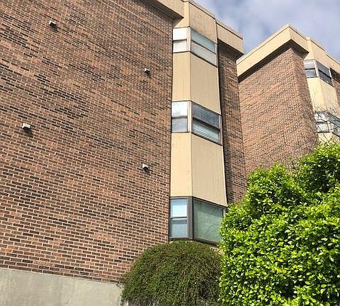 2nd image of 509 11th St APT 3008