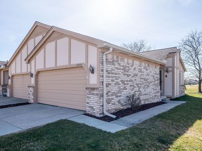 42334 Willow Tree Ln E, Clinton Township, MI, 48038