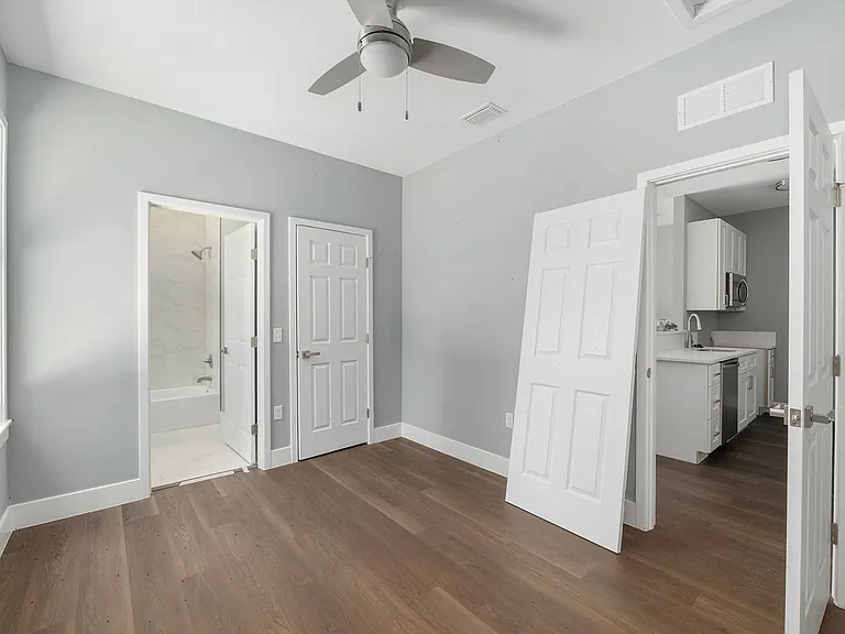 424 NW 3rd Ave #1 — Photo 14