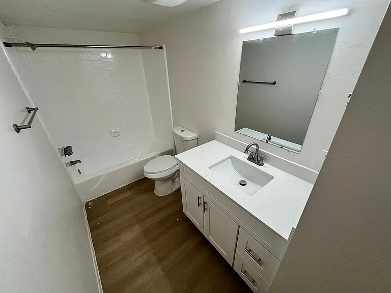 Catalina View Apartments — Photo 98