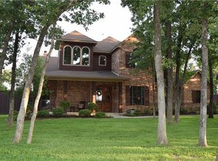 122 Woodland Dr, Aubrey, TX 76227