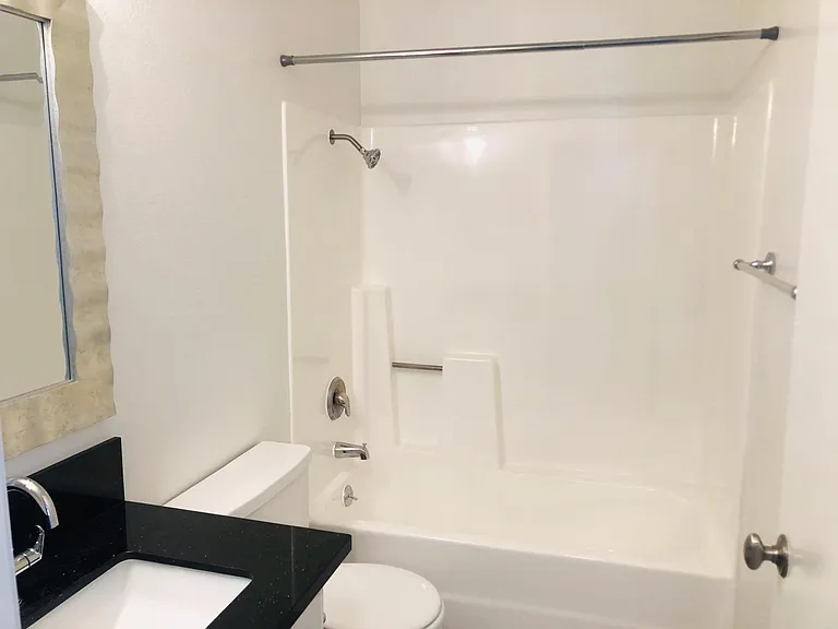 500 S Saint Andrews Pl #101 — Photo 9