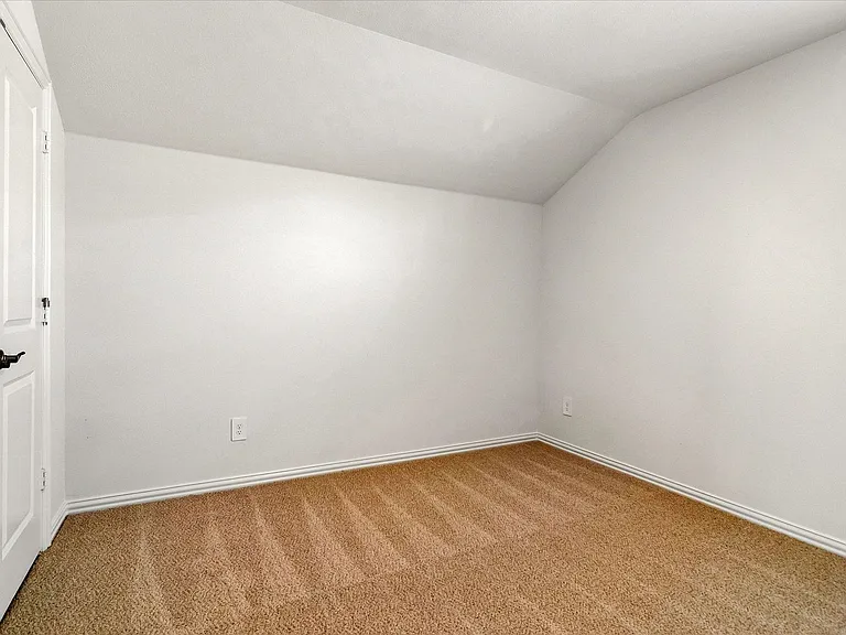 1404 Bridgestone Dr — Photo 13