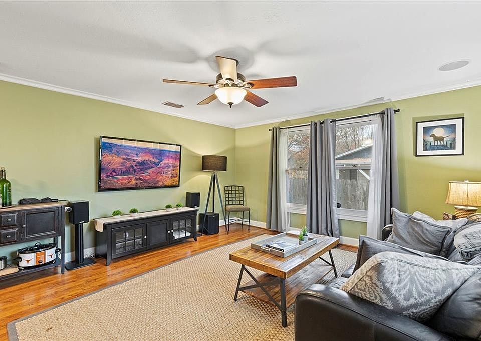 1st image of 8313 Bowling Green Dr